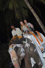 Paris Hilton arrives on an elephant at Shane Falguni bash in Cafe Fresh, Goa on 2nd Dec 2012 (53).JPG